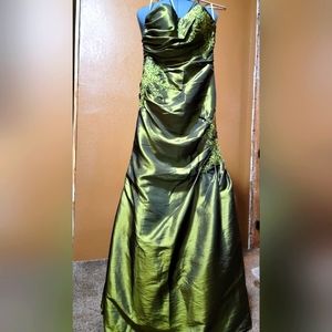 Sleeveless formal length dress